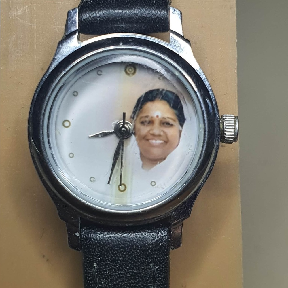 🦋10/$20🦋 Silver/White Leather Women's Watch w/Unknown  Photo